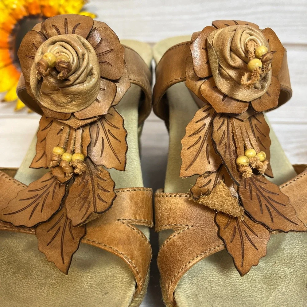 Earthies Tan Leather Floral Wedge Sandals Boho Espadrille 9B Shoes